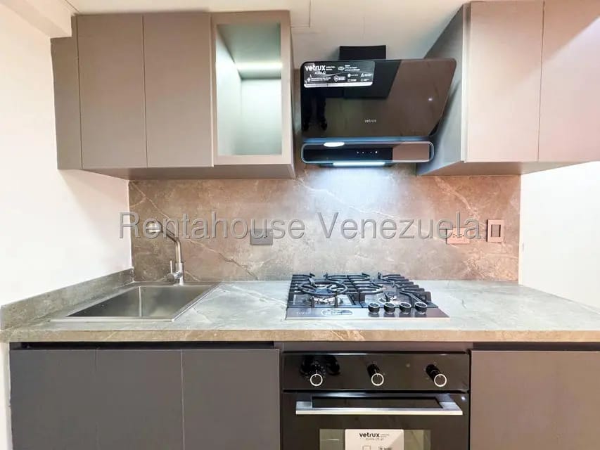 Apartamento (1 Nivel) en Alquiler en Campo Alegre, Distrito Metropolitano - 9