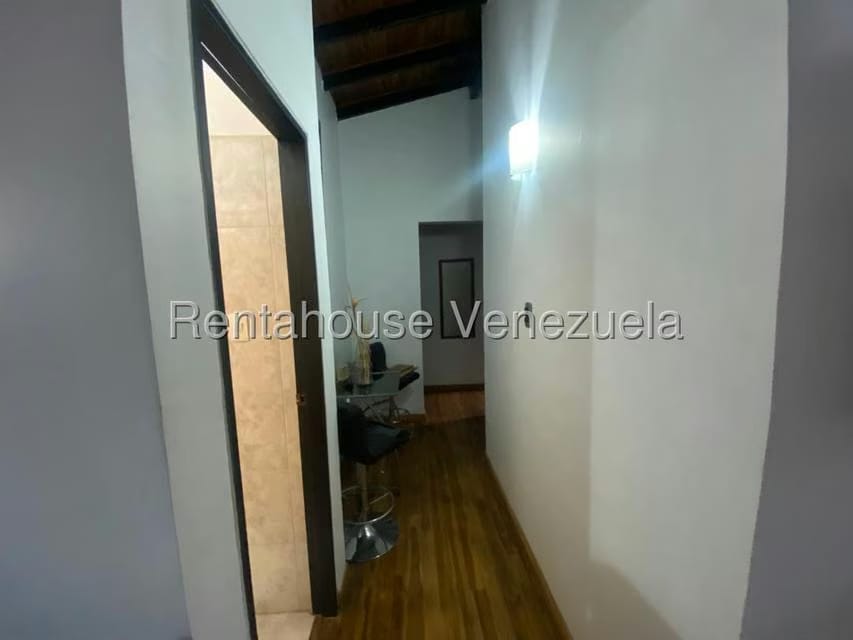 Apartamento (1 Nivel) en Alquiler en Parque Caiza, Distrito Metropolitano - 13