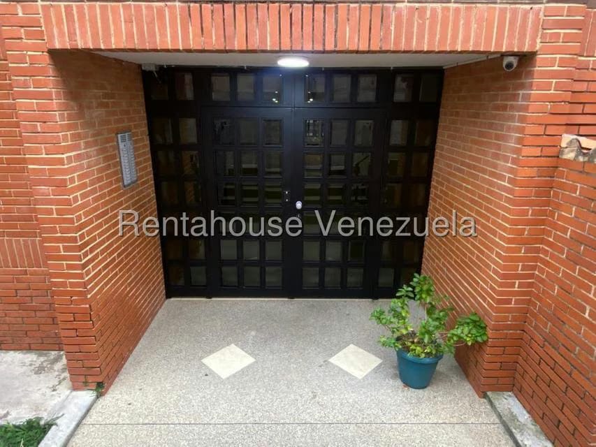 Apartamento (1 Nivel) en Alquiler en Parque Caiza, Distrito Metropolitano - 3
