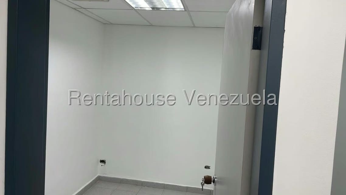 Comercial (Oficina) en Alquiler en La Trinidad, Distrito Metropolitano - 25