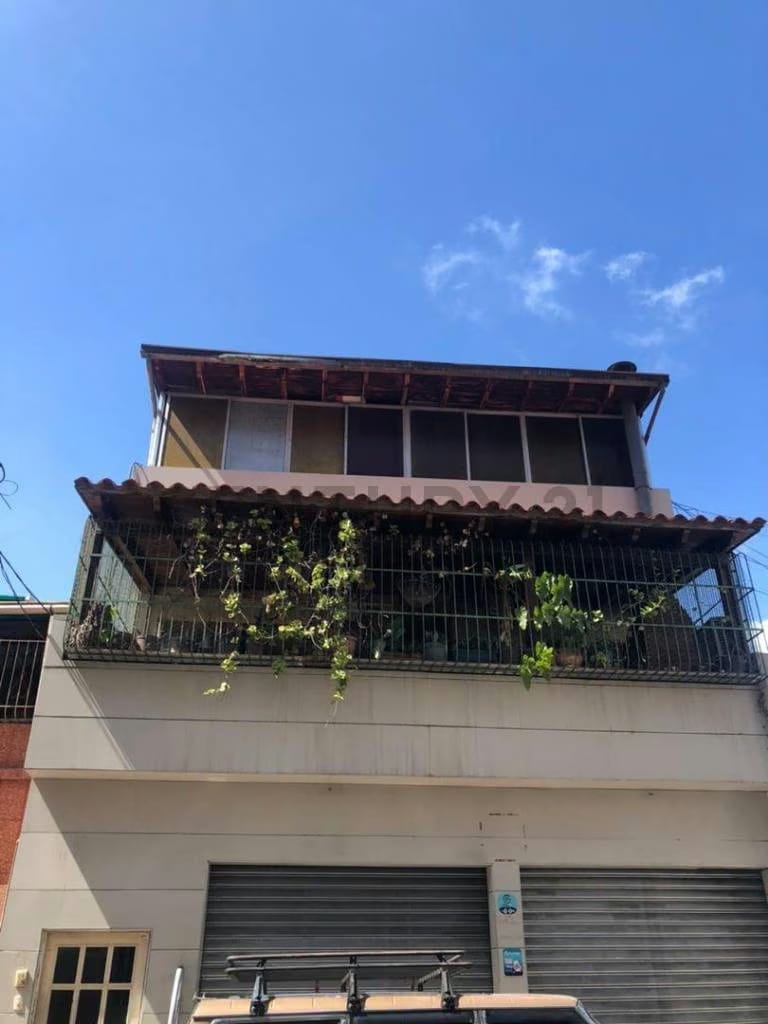 Venta de Casa Comercial de 3 niveles