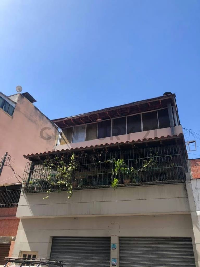 Venta de Casa Comercial de 3 niveles - 15