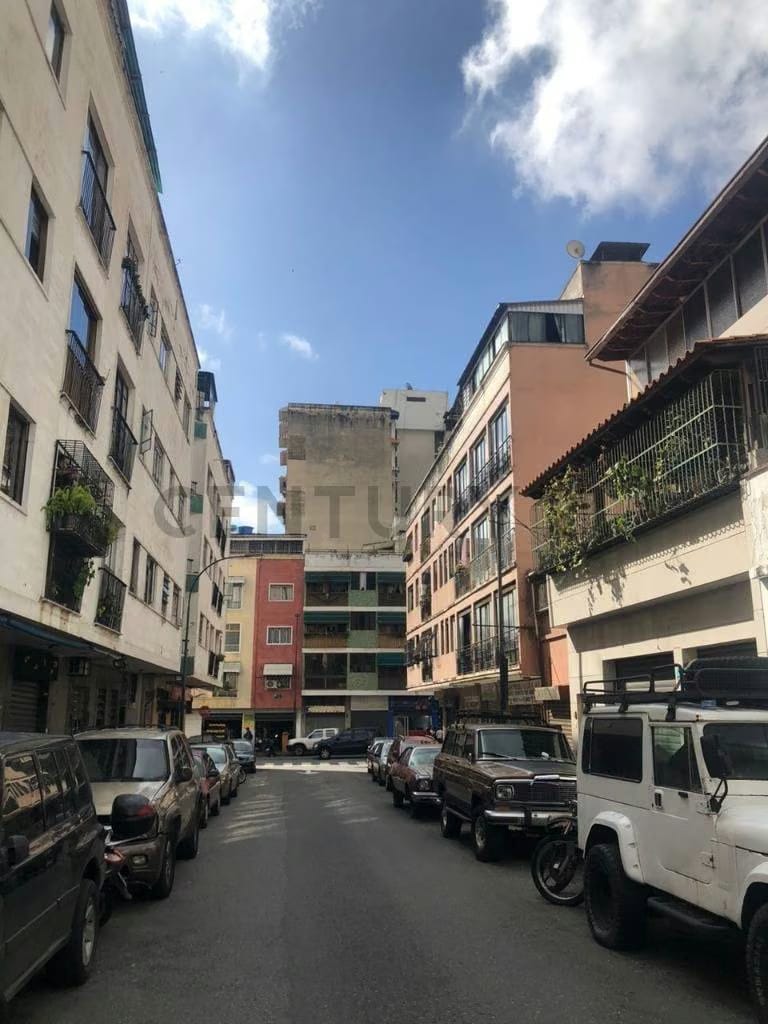 Venta de Casa Comercial de 3 niveles - 16