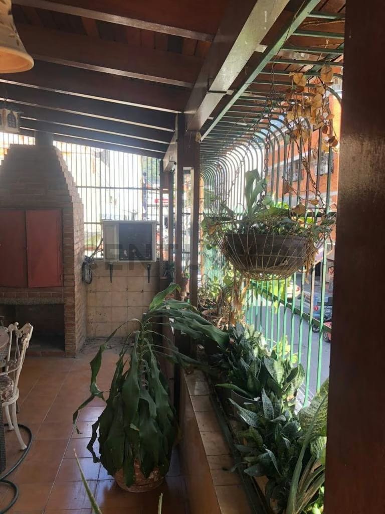 Venta de Casa Comercial de 3 niveles - 8