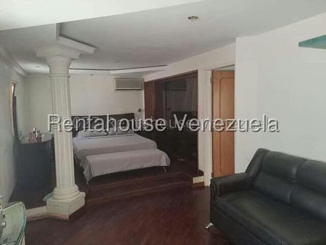 Casa (Duplex) en Venta en Montalban I, Distrito Metropolitano - 26