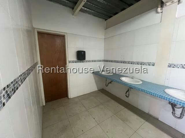 Comercial (Galpon - Deposito) en Venta en Rio Tuy, Miranda - 16