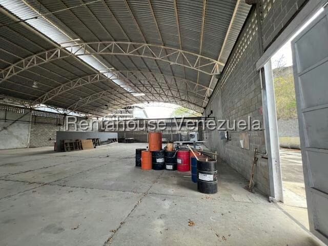 Comercial (Galpon - Deposito) en Venta en Rio Tuy, Miranda - 29