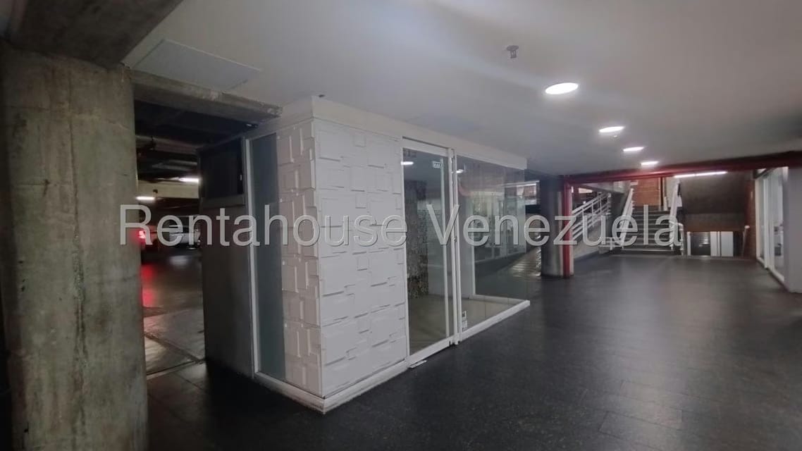 Comercial (Local Comercial) en Alquiler en Colinas de Valle Arriba, Distrito Metropolitano - 3