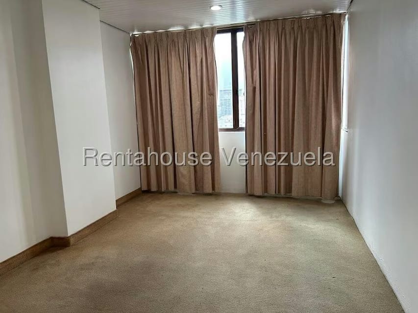 Apartamento (1 Nivel) en Alquiler en Chuao, Distrito Metropolitano - 7