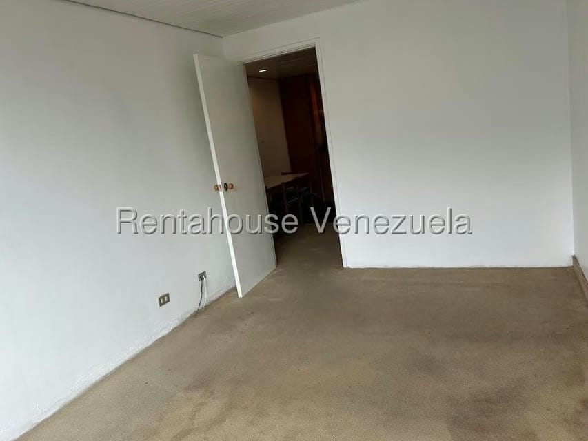 Apartamento (1 Nivel) en Alquiler en Chuao, Distrito Metropolitano - 8