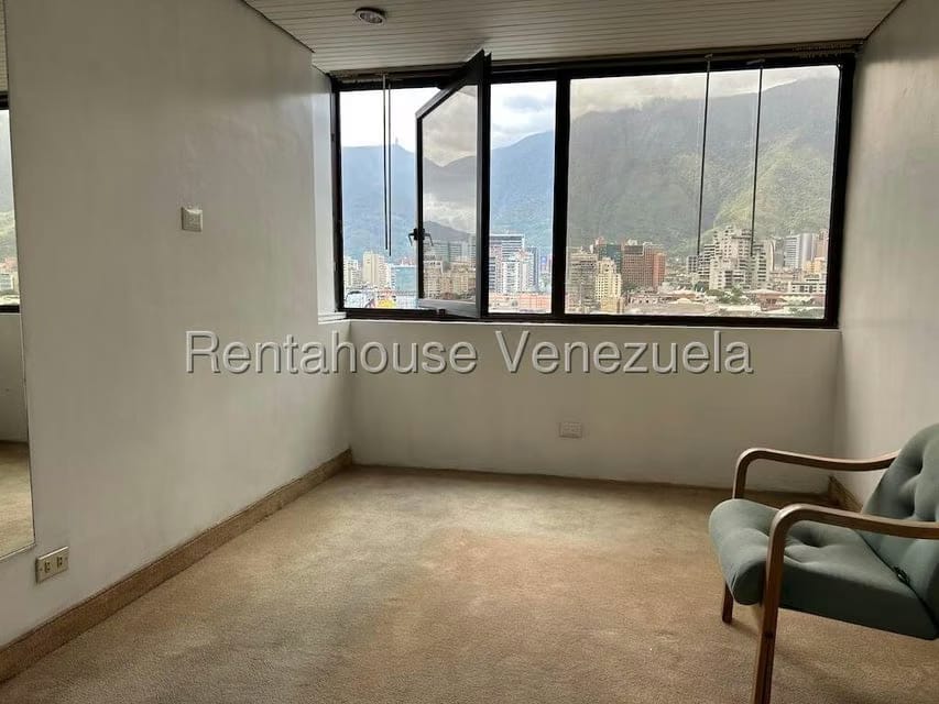 Apartamento (1 Nivel) en Alquiler en Chuao, Distrito Metropolitano - 9