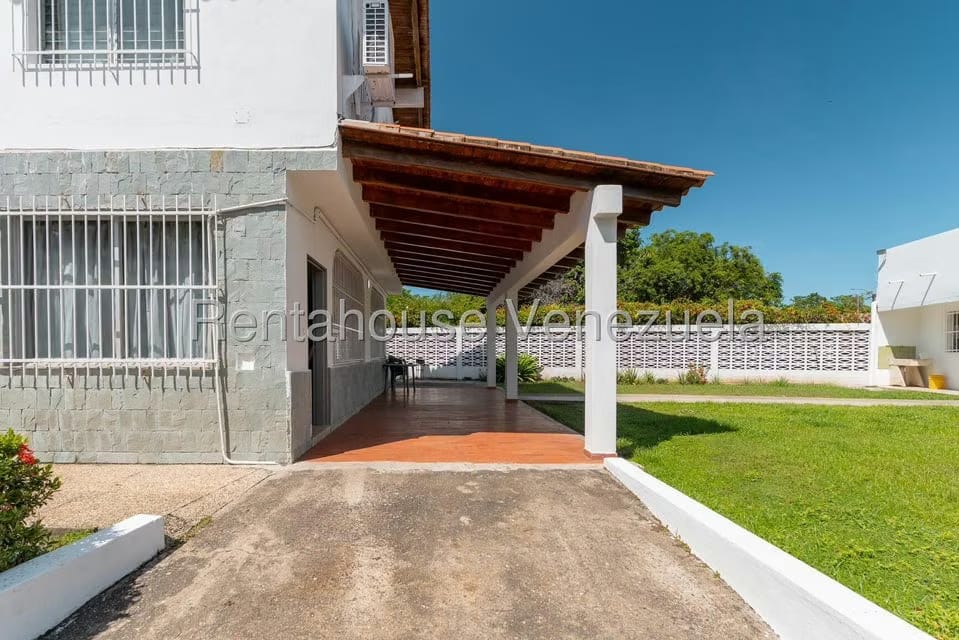 Casa (Duplex) en Venta en Ciudad Balneario Higuerote, Miranda - 4
