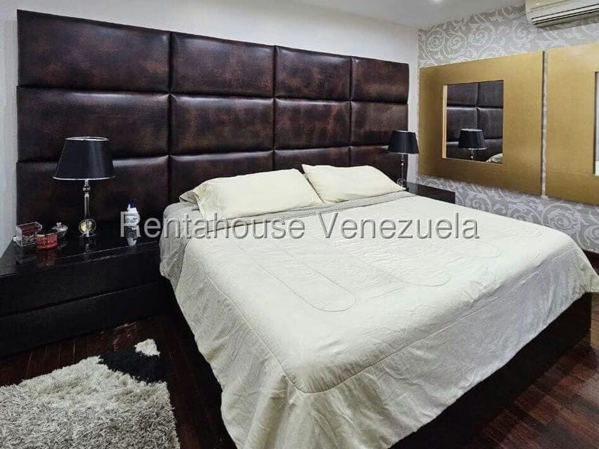 Casa (Duplex) en Venta en Prados del Este, Distrito Metropolitano - 22