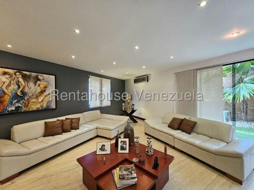 Casa (Duplex) en Venta en Prados del Este, Distrito Metropolitano - 5