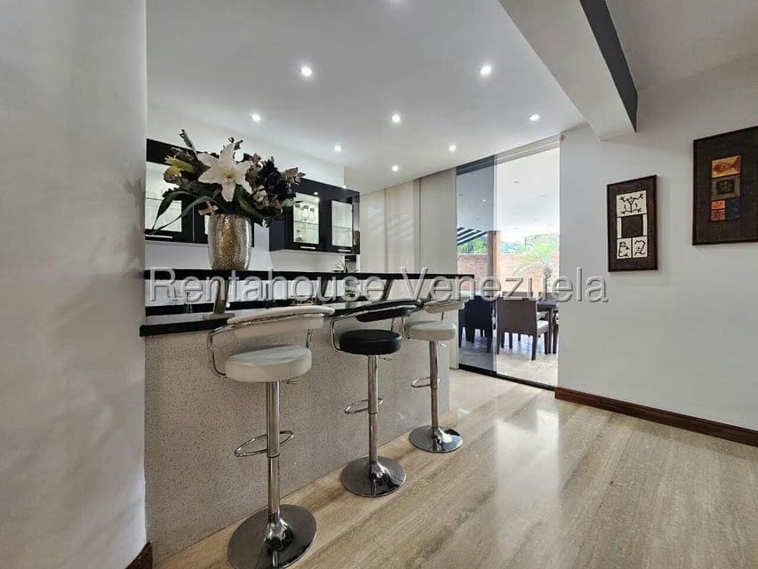 Casa (Duplex) en Venta en Prados del Este, Distrito Metropolitano - 44