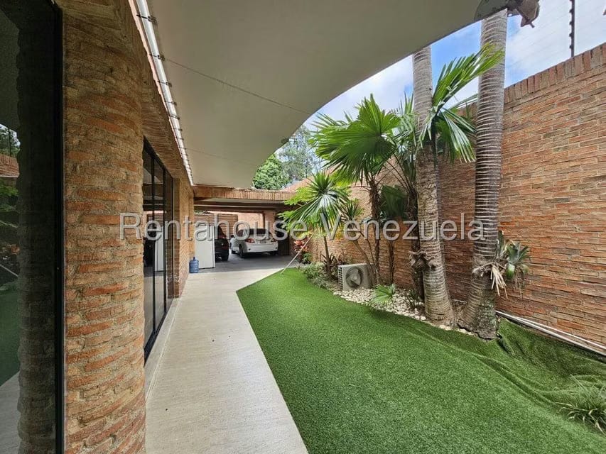 Casa (Duplex) en Venta en Prados del Este, Distrito Metropolitano - 10