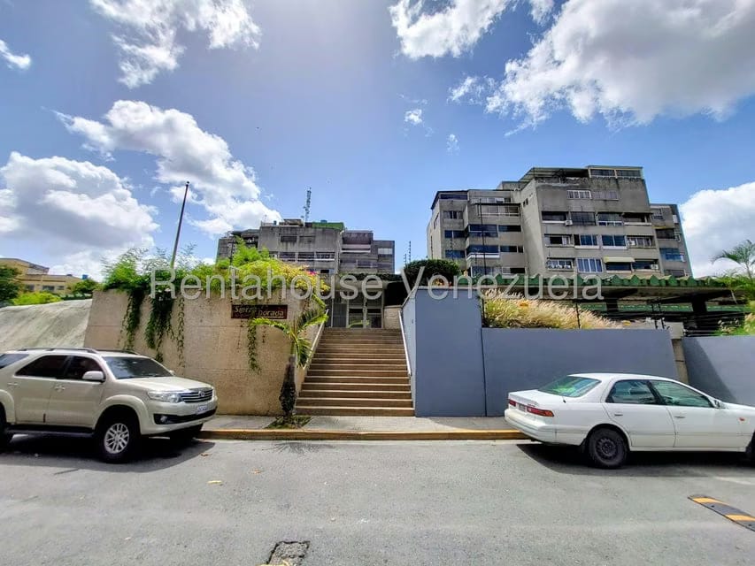 Apartamento (1 Nivel) en Alquiler en Colinas de Bello Monte, Distrito Metropolitano