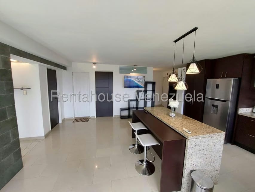 Apartamento (1 Nivel) en Alquiler en Colinas de Bello Monte, Distrito Metropolitano - 12