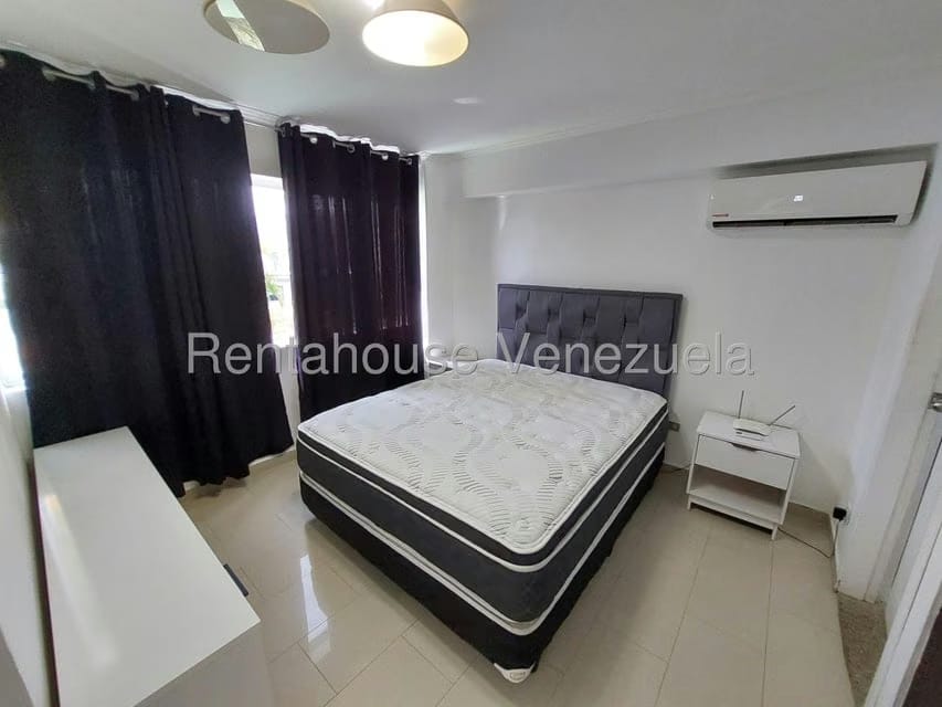 Apartamento (1 Nivel) en Alquiler en Colinas de Bello Monte, Distrito Metropolitano - 19