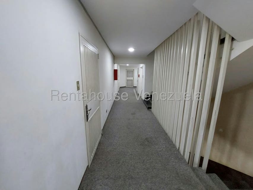 Apartamento (1 Nivel) en Alquiler en Colinas de Bello Monte, Distrito Metropolitano - 25