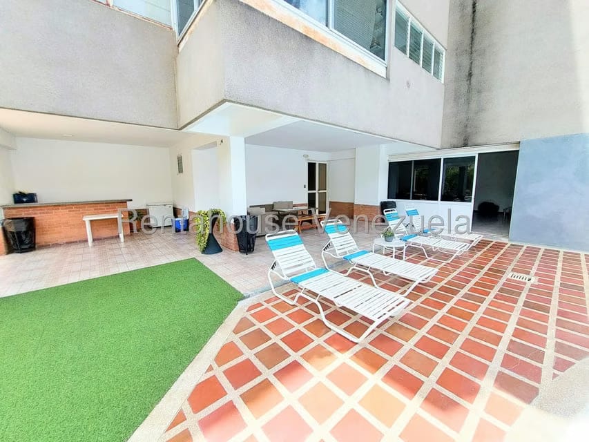 Apartamento (1 Nivel) en Alquiler en Colinas de Bello Monte, Distrito Metropolitano - 33