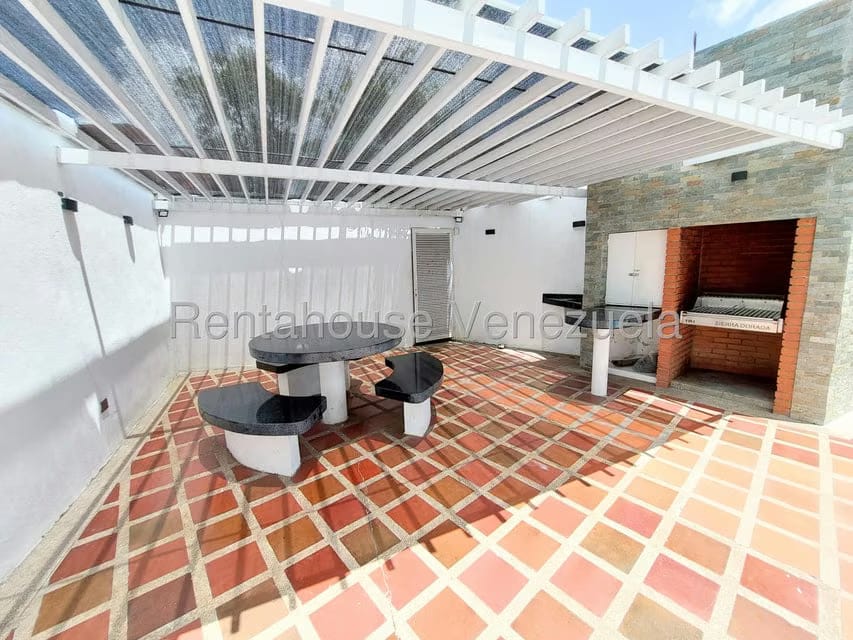 Apartamento (1 Nivel) en Alquiler en Colinas de Bello Monte, Distrito Metropolitano - 36