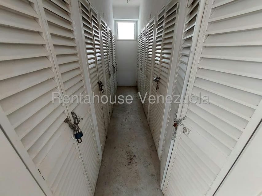 Apartamento (1 Nivel) en Alquiler en Colinas de Bello Monte, Distrito Metropolitano - 40