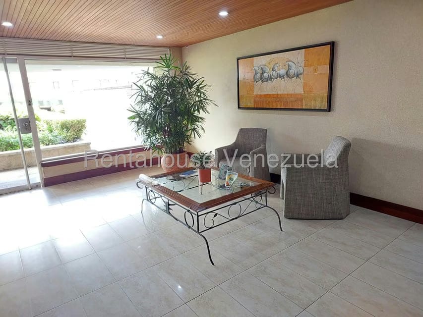 Apartamento (1 Nivel) en Alquiler en Colinas de Bello Monte, Distrito Metropolitano - 5