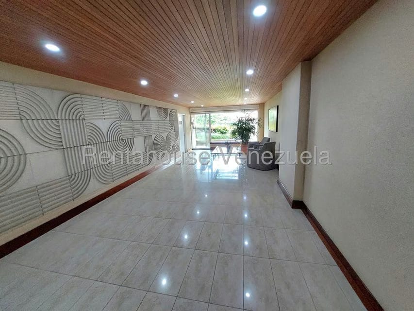 Apartamento (1 Nivel) en Alquiler en Colinas de Bello Monte, Distrito Metropolitano - 6