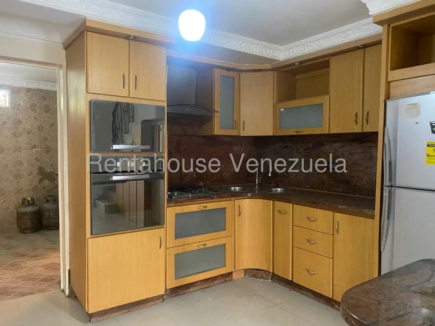 Townhouse (Multiples Niveles) en Venta en Los Jarales, Carabobo - 11