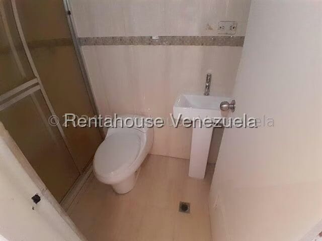 Townhouse (Multiples Niveles) en Venta en Los Jarales, Carabobo - 18