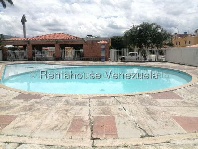 Townhouse (Multiples Niveles) en Venta en Los Jarales, Carabobo - 21