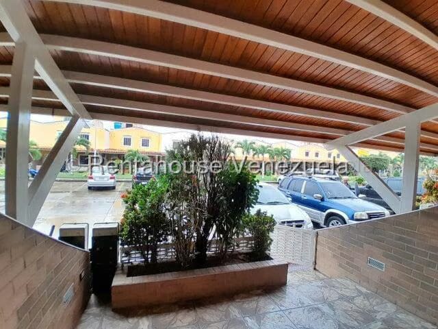 Townhouse (Multiples Niveles) en Venta en Los Jarales, Carabobo - 24