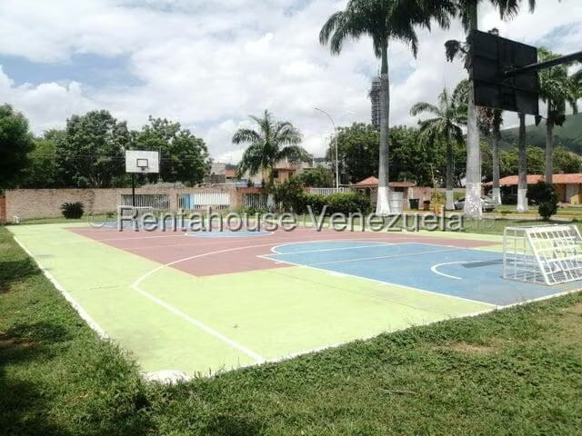 Townhouse (Multiples Niveles) en Venta en Los Jarales, Carabobo - 25