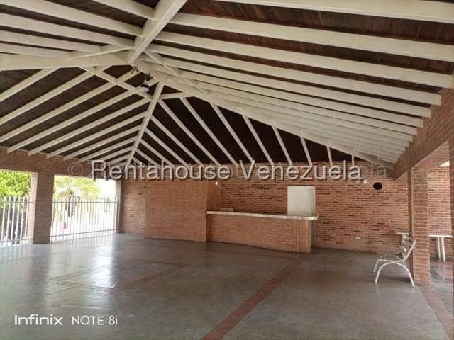 Townhouse (Multiples Niveles) en Venta en Los Jarales, Carabobo - 28
