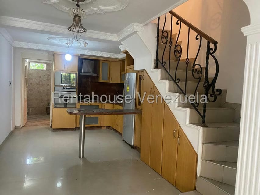 Townhouse (Multiples Niveles) en Venta en Los Jarales, Carabobo - 4