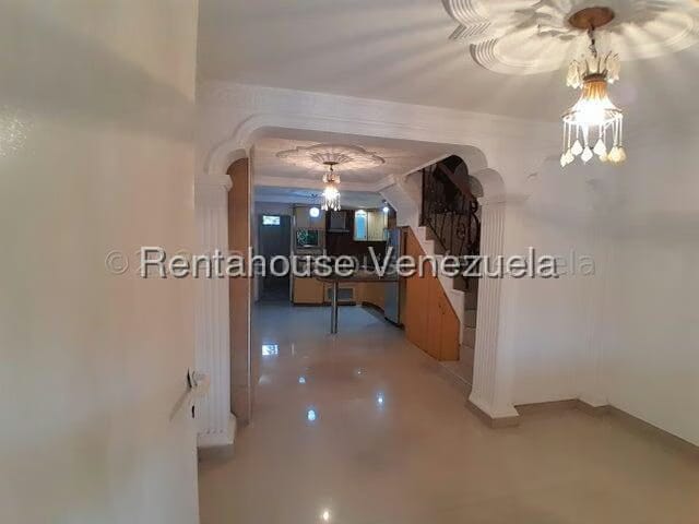 Townhouse (Multiples Niveles) en Venta en Los Jarales, Carabobo - 5