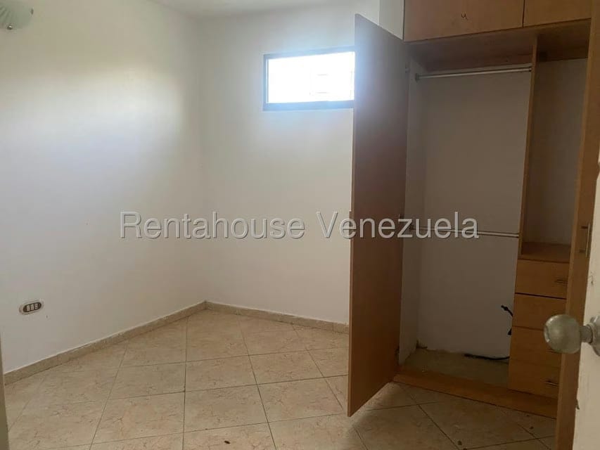 Townhouse (Multiples Niveles) en Venta en Los Jarales, Carabobo - 42