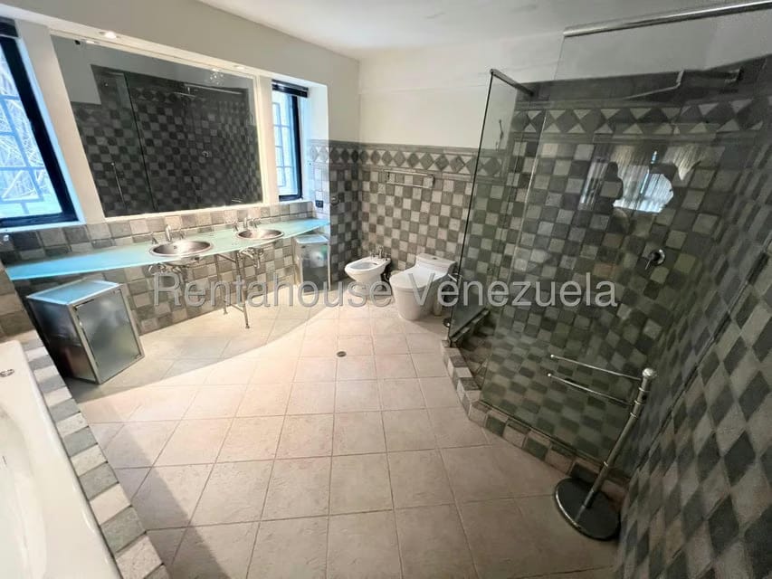 Apartamento (Planta Baja) en Venta en Miranda, Distrito Metropolitano - 13