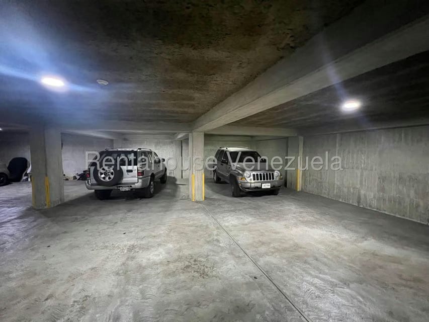 Apartamento (Planta Baja) en Venta en Miranda, Distrito Metropolitano - 35