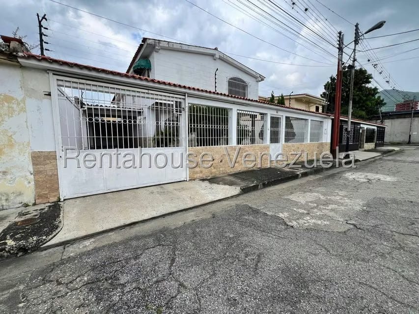Casa (Multipes Niveles) en Venta en El Limon, Aragua