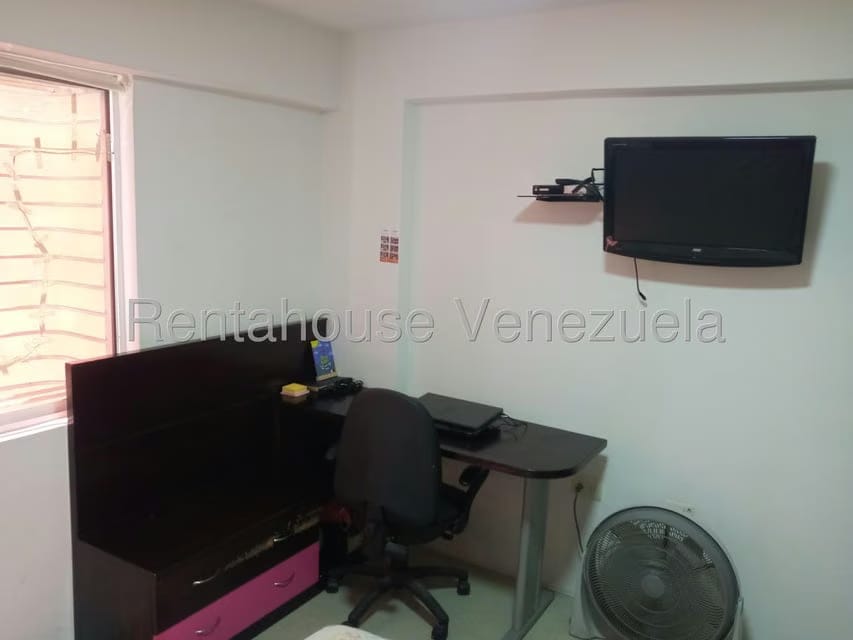 Apartamento (Duplex) en Venta en Parque Caiza, Distrito Metropolitano - 11