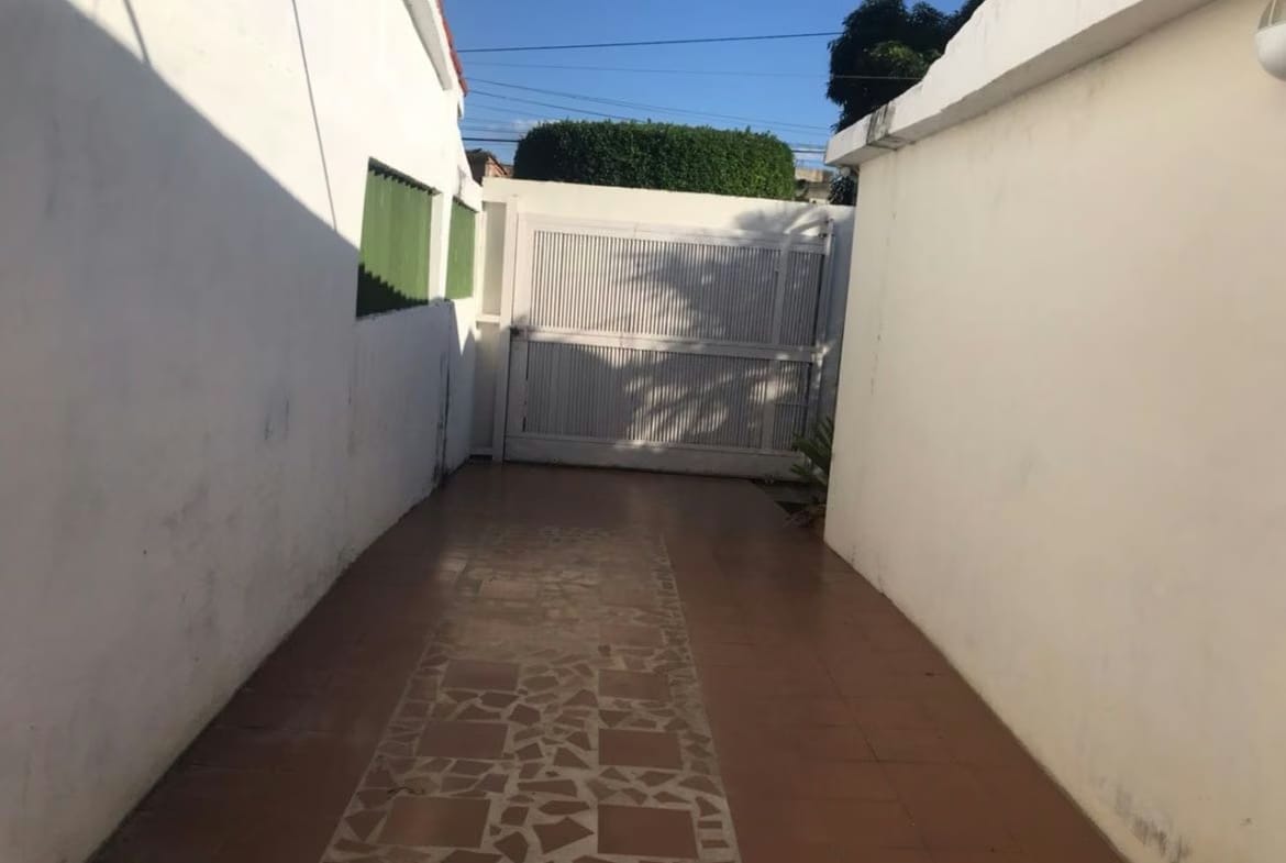 Casa en la Segunda Etapa de La Victoria - 2