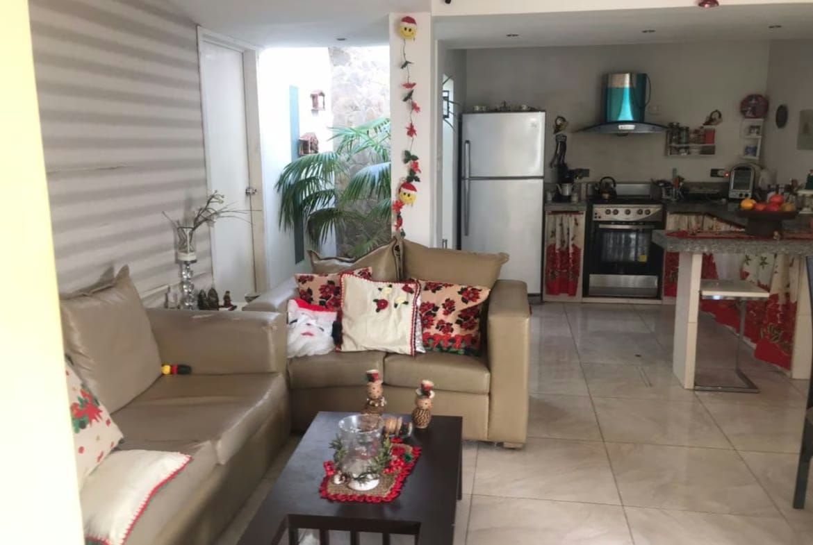 Casa en la Segunda Etapa de La Victoria - 4