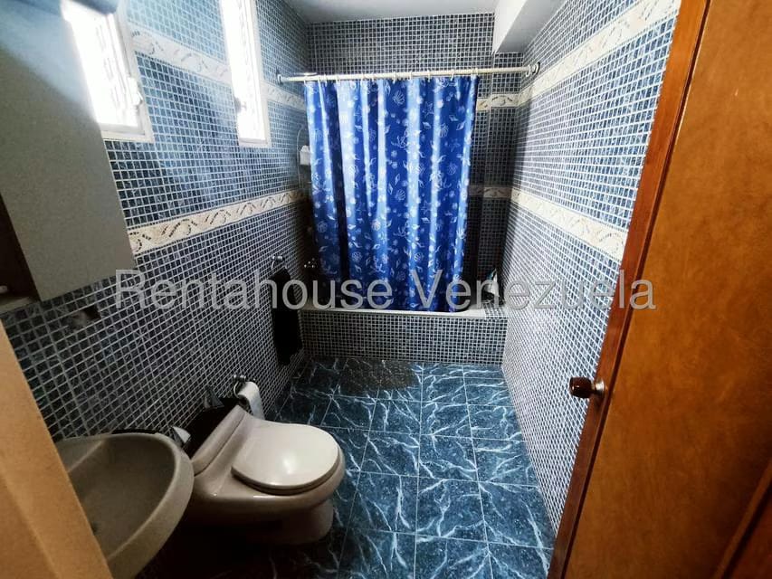 Apartamento (Duplex) en Venta en Los Chaguaramos, Distrito Metropolitano - 20