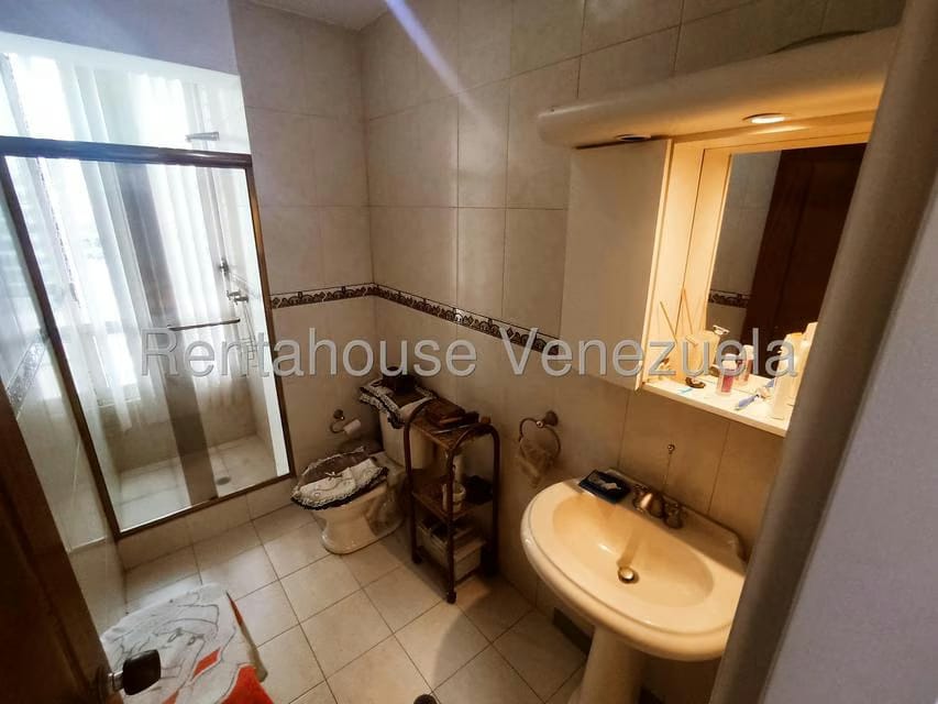 Apartamento (Duplex) en Venta en Los Chaguaramos, Distrito Metropolitano - 22