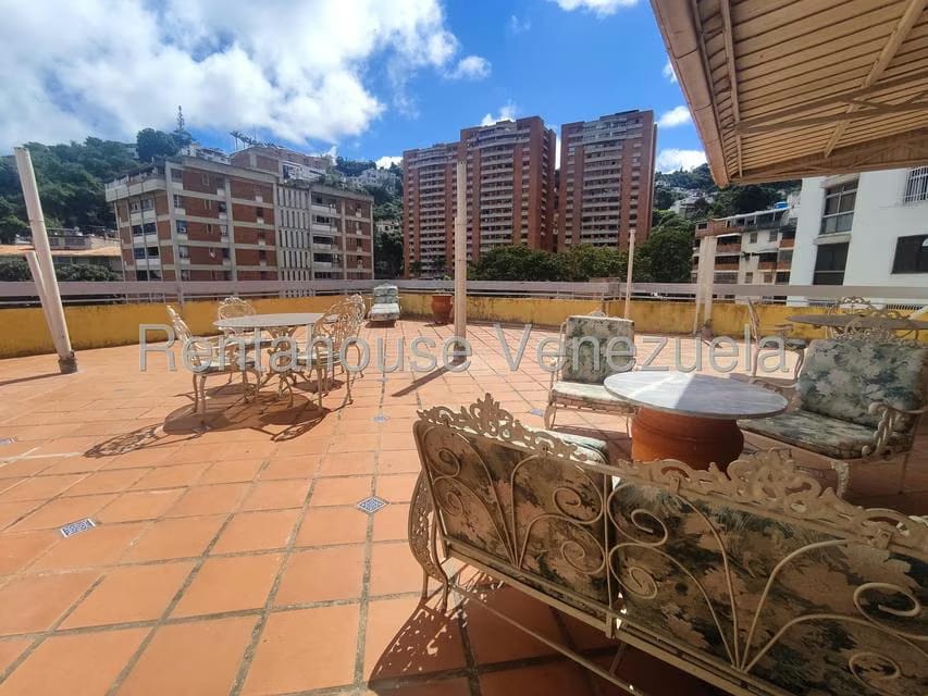 Apartamento (Duplex) en Venta en Los Chaguaramos, Distrito Metropolitano - 24