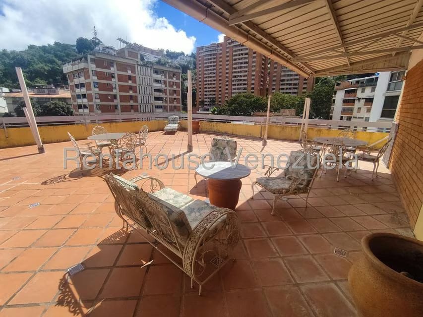 Apartamento (Duplex) en Venta en Los Chaguaramos, Distrito Metropolitano - 25
