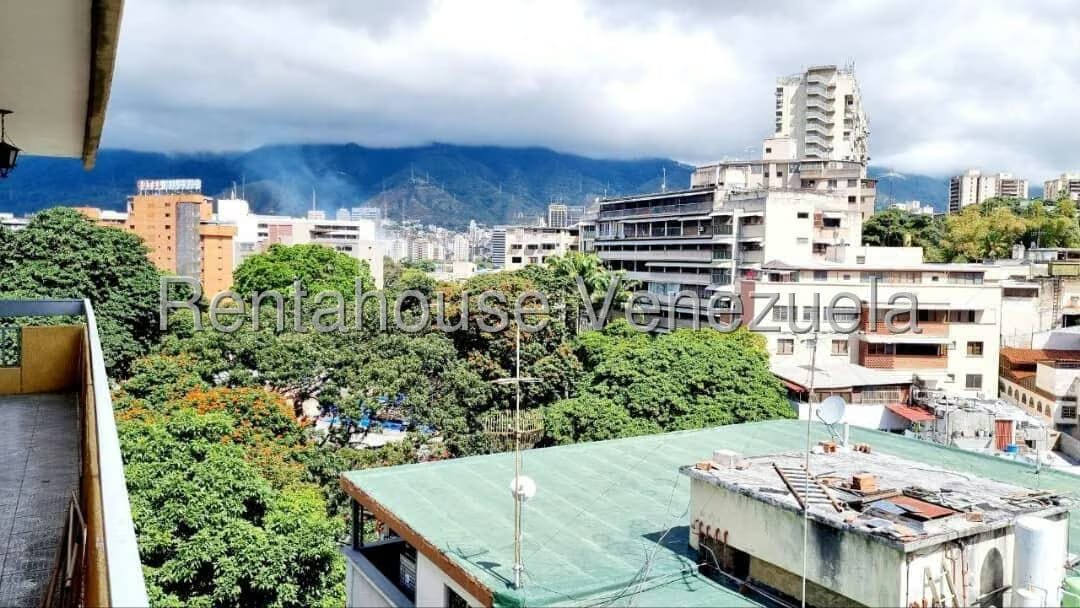 Apartamento (Duplex) en Venta en Los Chaguaramos, Distrito Metropolitano - 6