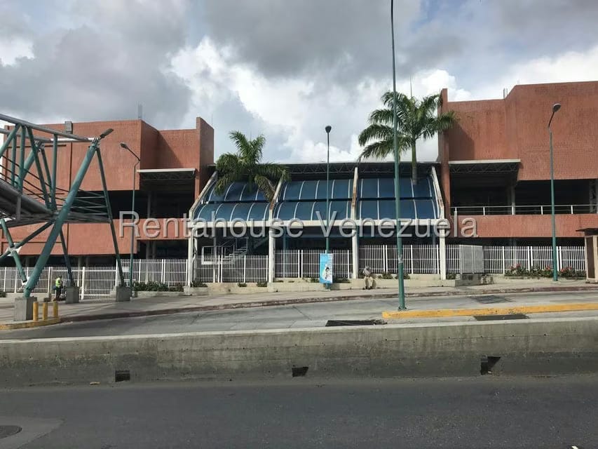 Comercial (Local Comercial) en Alquiler en El Tambor, Miranda - 13